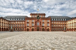 Mannheim Business School/><br />
<h2><font style=